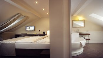 Hotel Ambassador