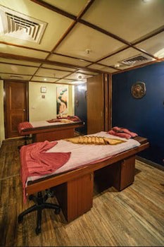 Acron Candolim Regina