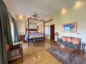Acron Candolim Regina