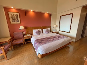 Acron Candolim Regina