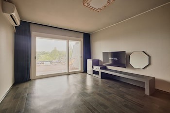 Kolon Hotel