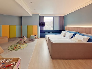 Kolon Hotel