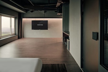 Kolon Hotel