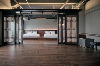 Kolon Hotel