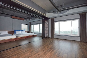 Kolon Hotel