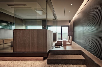 Kolon Hotel