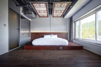 Kolon Hotel