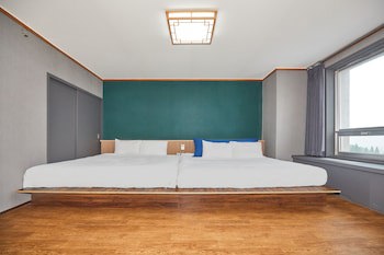 Kolon Hotel