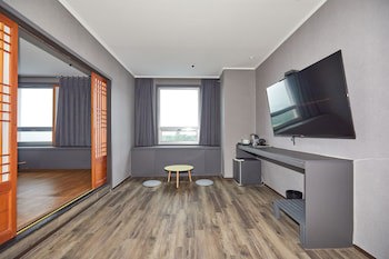Kolon Hotel