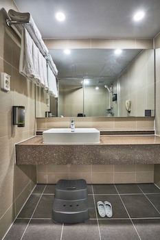 Kolon Hotel