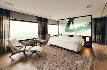 Kolon Hotel