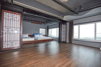 Kolon Hotel