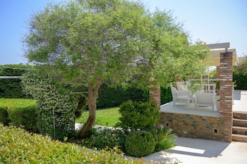 Oikies Small Elegant Houses