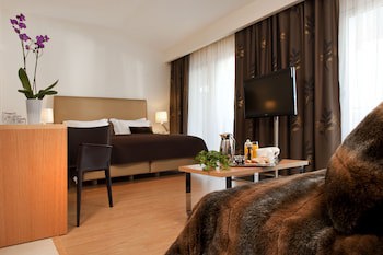 Chloe Hotel