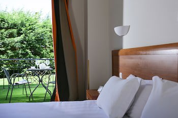 Chloe Hotel