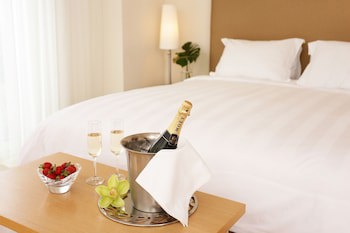 Chloe Hotel