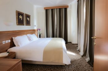 Chloe Hotel