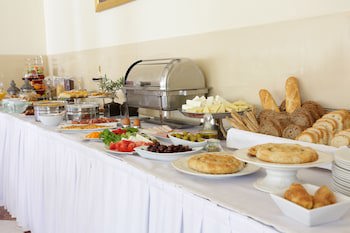 Chloe Hotel