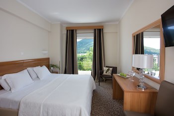 Chloe Hotel