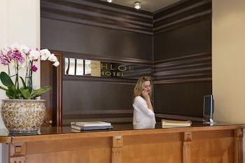 Chloe Hotel