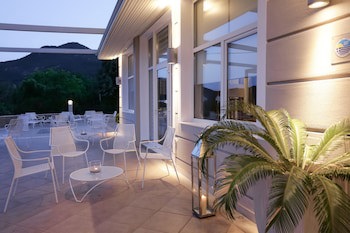 Chloe Hotel