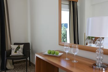 Chloe Hotel