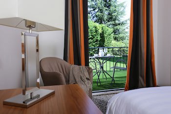 Chloe Hotel
