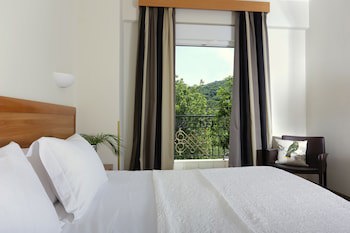 Chloe Hotel