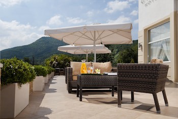 Chloe Hotel