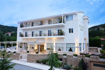 Chloe Hotel