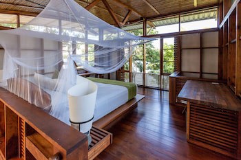 Jicaro Island Ecolodge - Adults Oriented