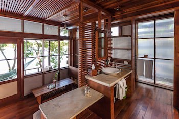 Jicaro Island Ecolodge - Adults Oriented
