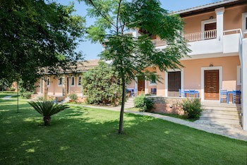 Folies Corfu Hotel Apartments