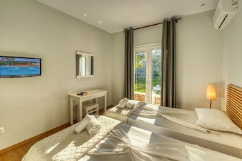 Folies Corfu Hotel Apartments