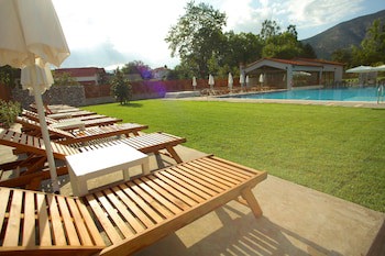 Mont Helmos Hotel
