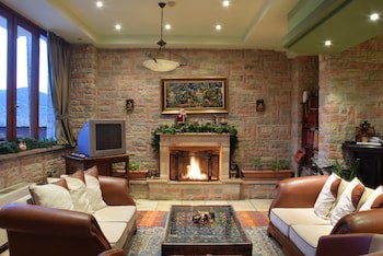 Mont Helmos Hotel