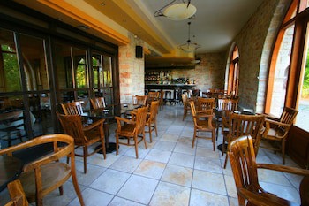 Mont Helmos Hotel