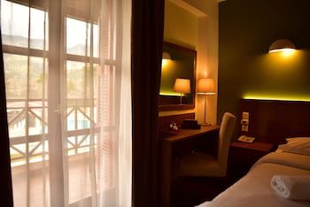 Mont Helmos Hotel