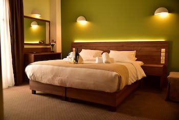 Mont Helmos Hotel