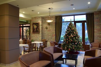 Mont Helmos Hotel