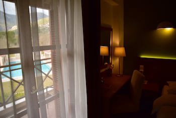 Mont Helmos Hotel