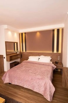 Mont Helmos Hotel