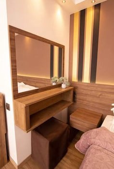 Mont Helmos Hotel
