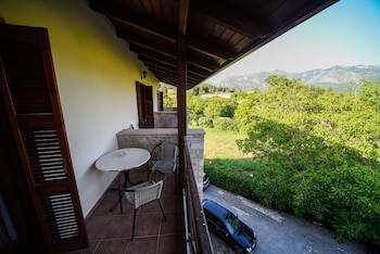 Mont Helmos Hotel
