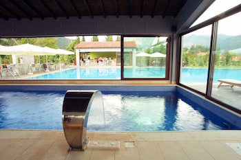 Mont Helmos Hotel