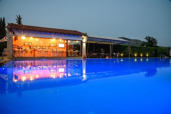 Mont Helmos Hotel