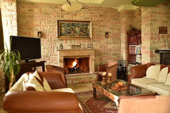 Mont Helmos Hotel