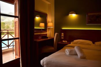 Mont Helmos Hotel
