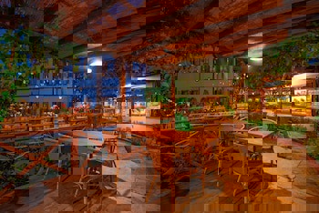 Cesmeli Konak Garden