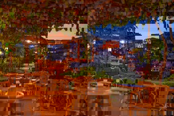 Cesmeli Konak Garden